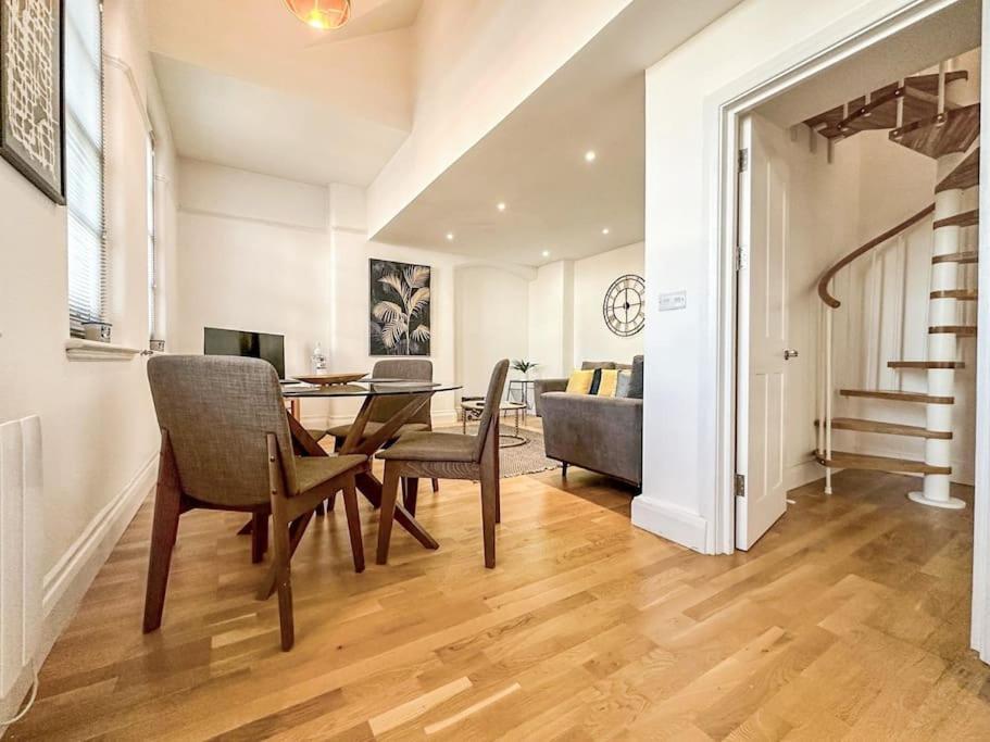 Newly Refurbished Luxury 3 Bedroom Apartment Londres Exterior foto