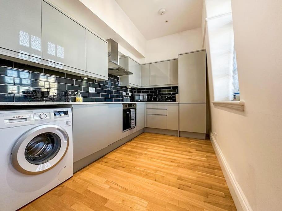 Newly Refurbished Luxury 3 Bedroom Apartment Londres Exterior foto